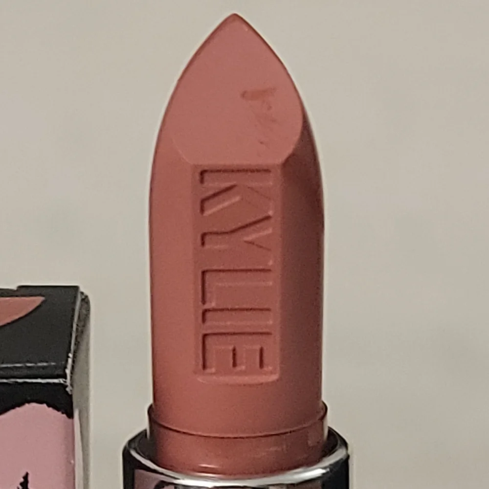 Kylie Cosmetics Matte Lipstick in shade Almost Friday *BNIB* - Picture 2 of 3